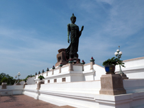 タイ仏教の聖地　プッタモントン イメージ2